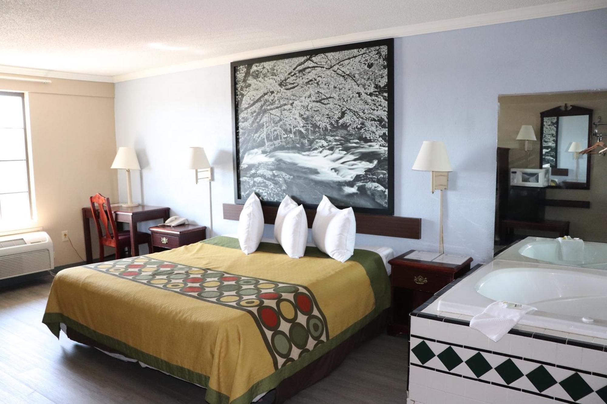 Super 8 By Wyndham Clarksville East Екстер'єр фото